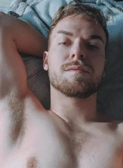 mornings 👀👋🏻🥱