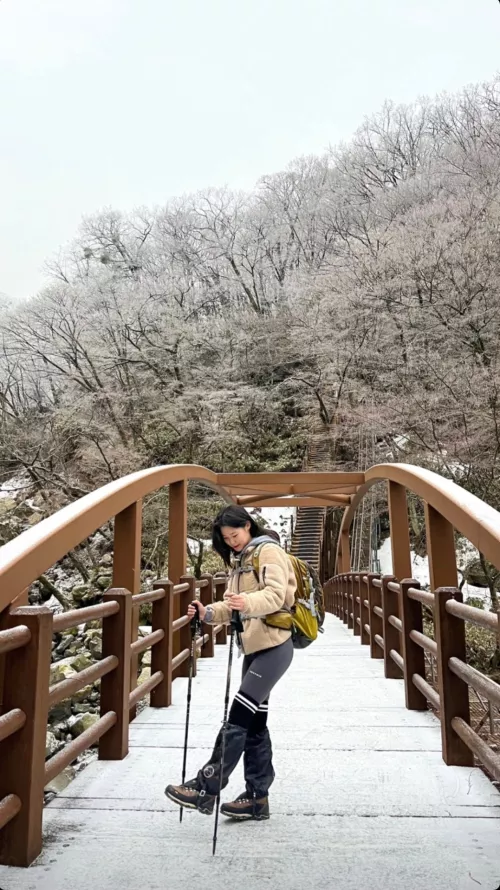 My Korean friend doesn't belive she is wallpaper material...