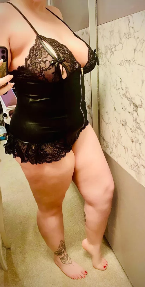 New lingerie ♥️ The zip goes all the way from the front to the back 😜