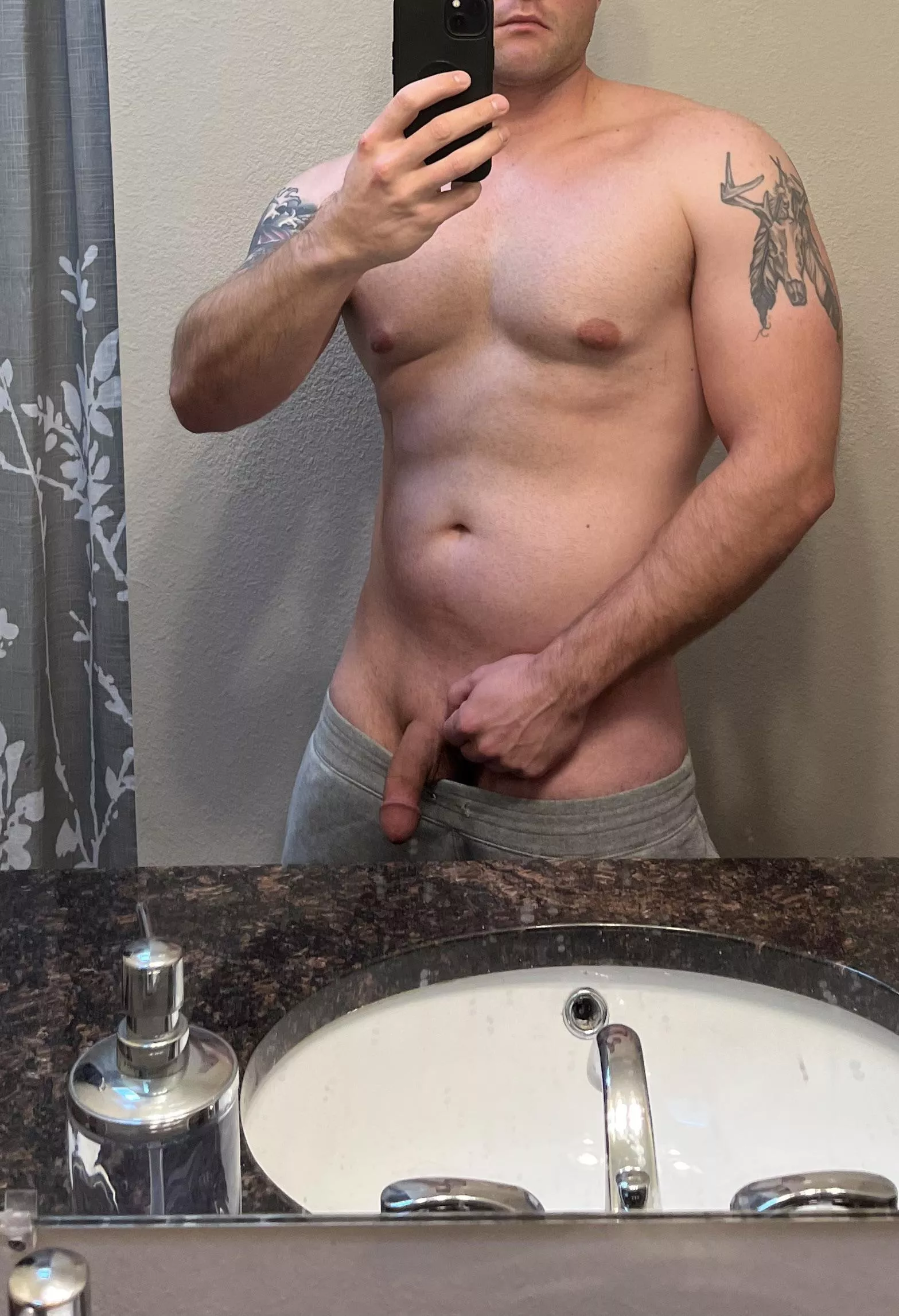 No confidence when I don’t have my clothes on (M) 32
