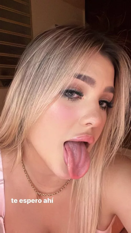 she needs cum in your face..