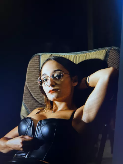 Sometime people try to tell me that a leather bra isn‘t suitable for going out