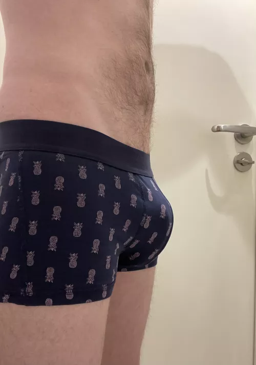 Spot me in the changing room, what do you do?