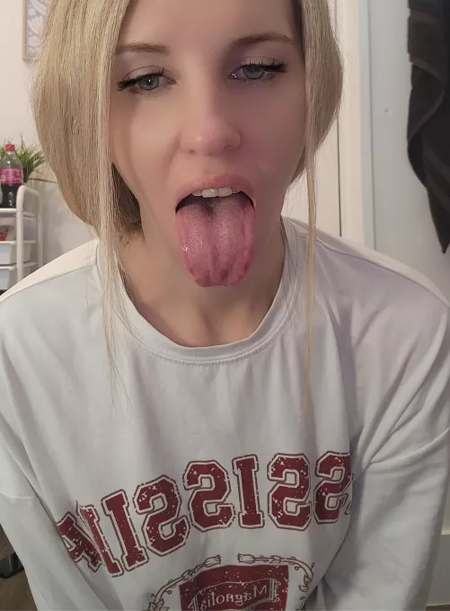 Stank face with my tongue out !