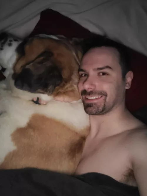 starting my Monday off with a cuddle with Greysie. happy Monday everyone :)