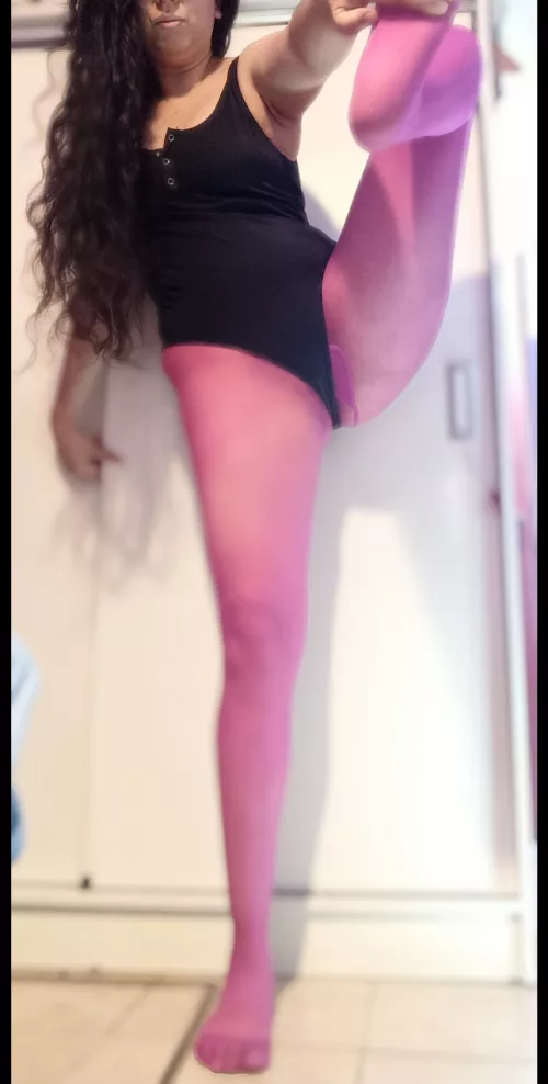 STRETCHING MAKES ME FEEL GOOD