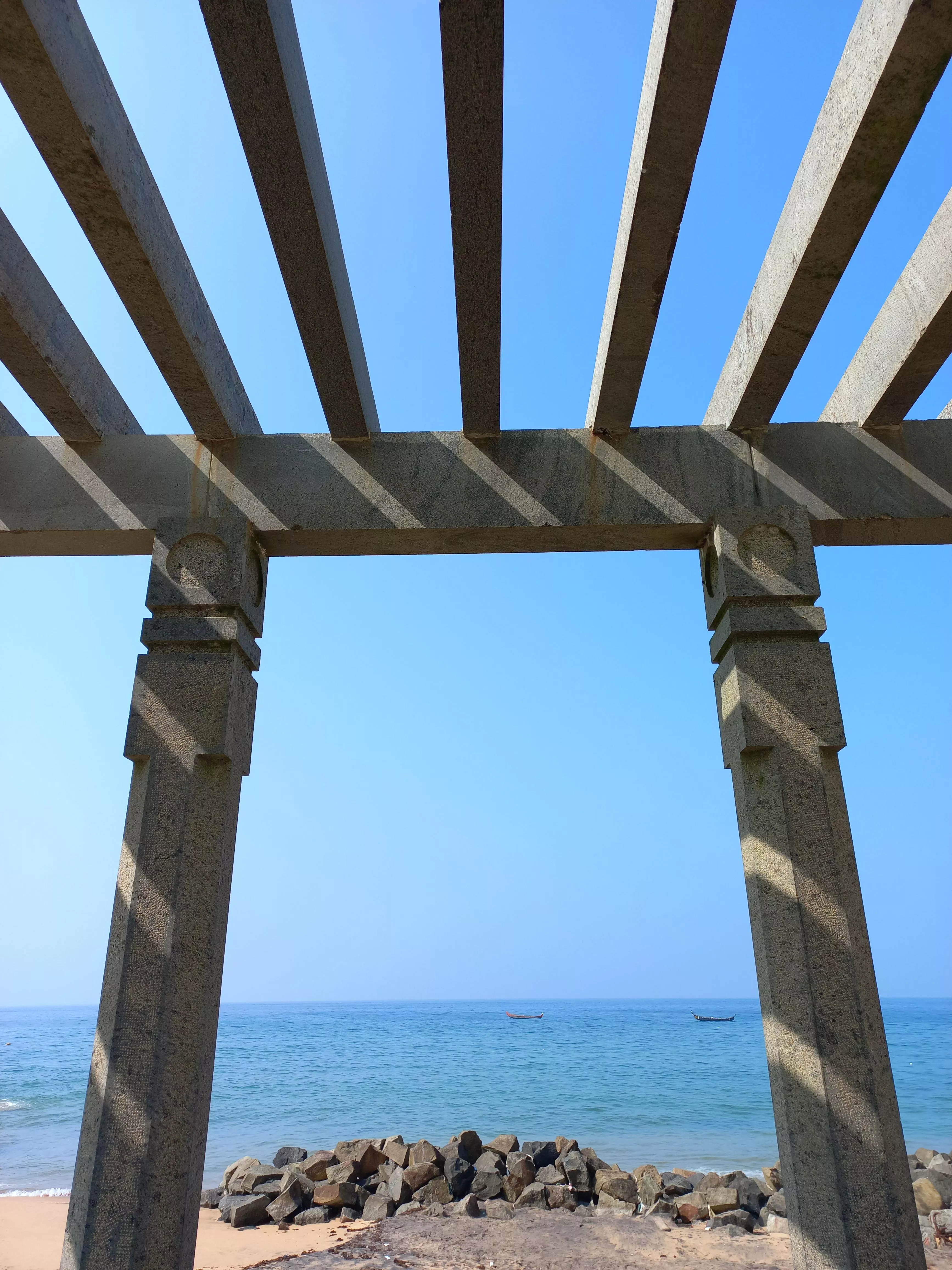 Sun is shining, the weather is sweet 🎶