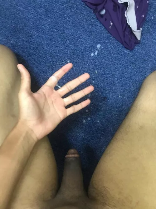 There is more cum but it was shot far away from me 😅