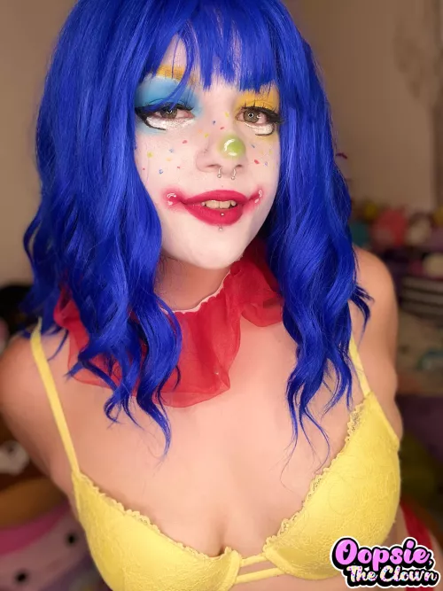 there’s so much makeup for you to smear