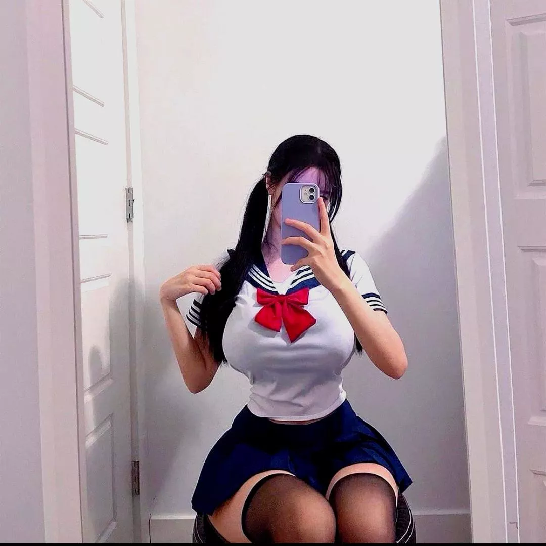 Thin waisted & Curves - Sailor moon by Me