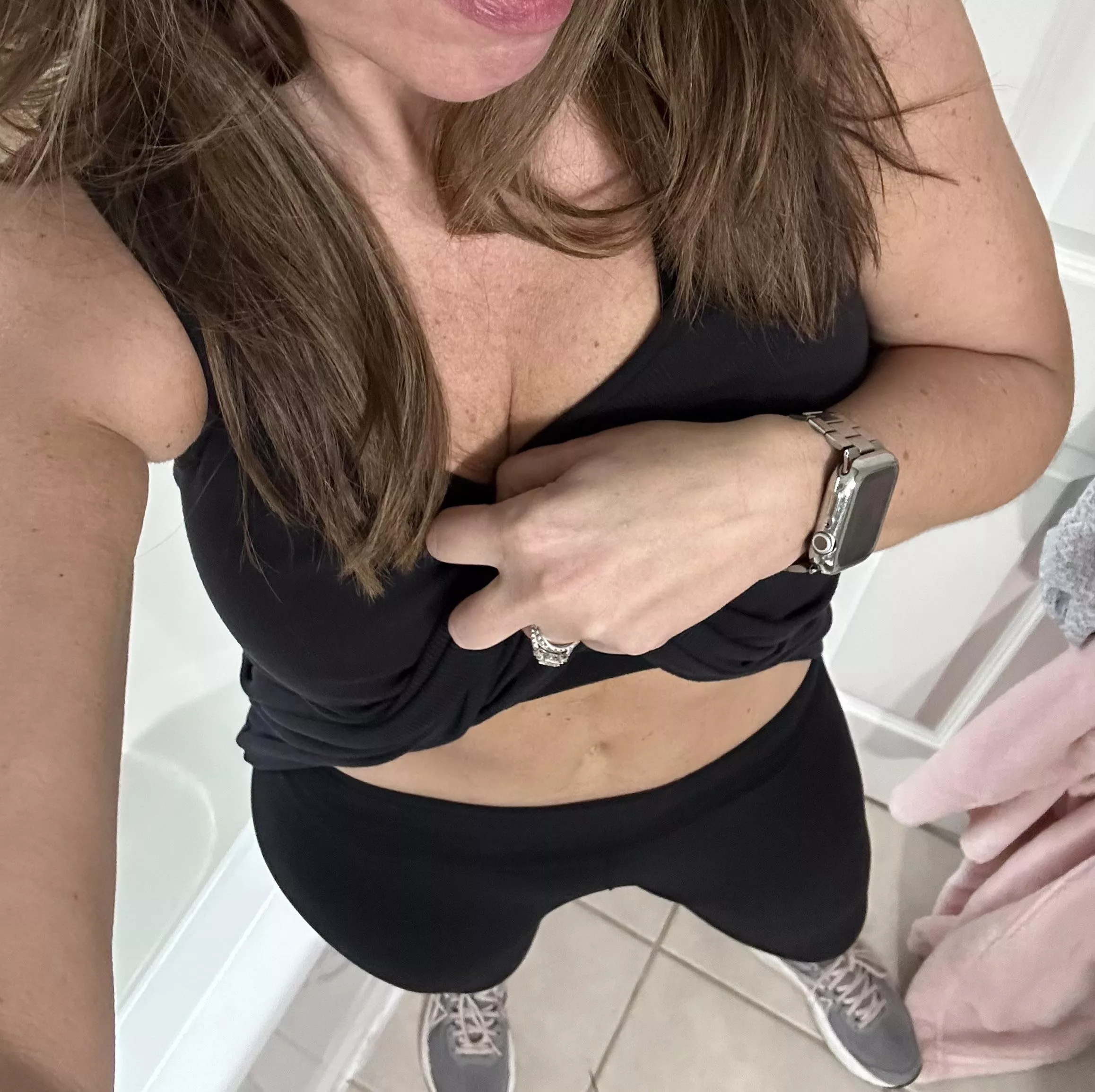 Time to get my morning workout in 💋💋