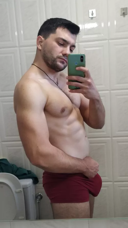 Wanna touch it? 😈