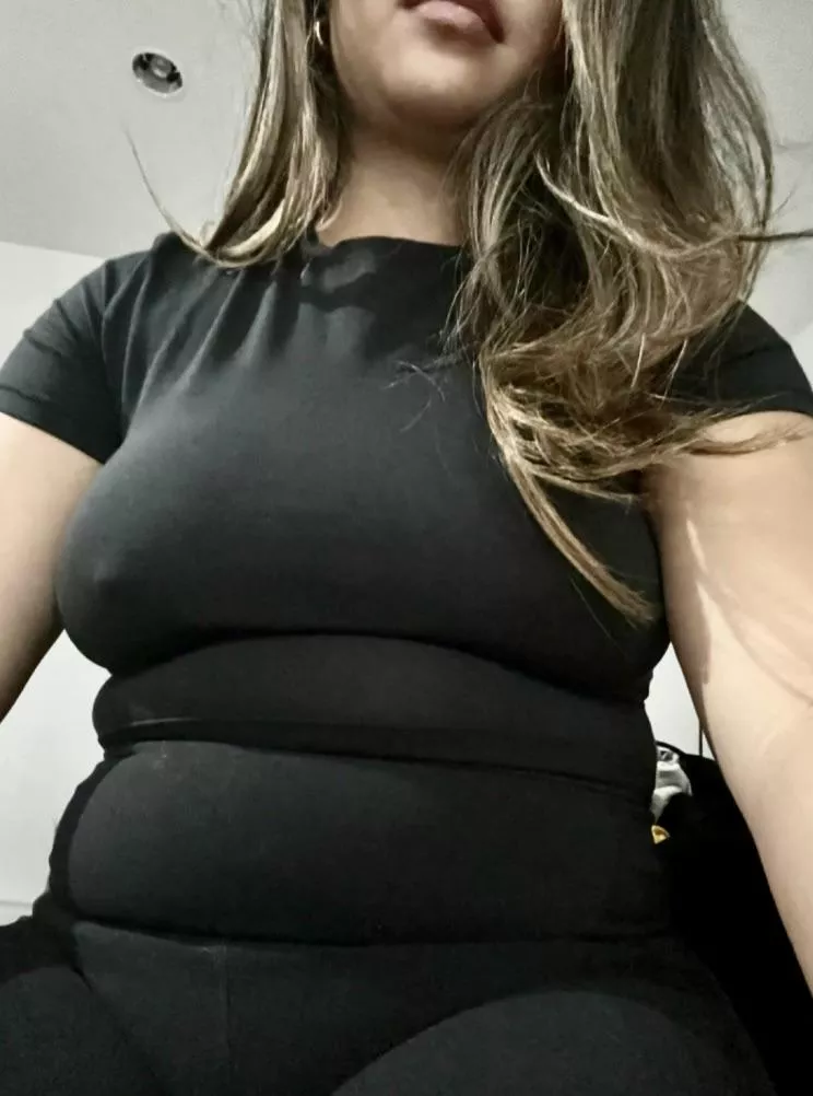 When you try to hide your fat in all black 🤦🏻‍♀️