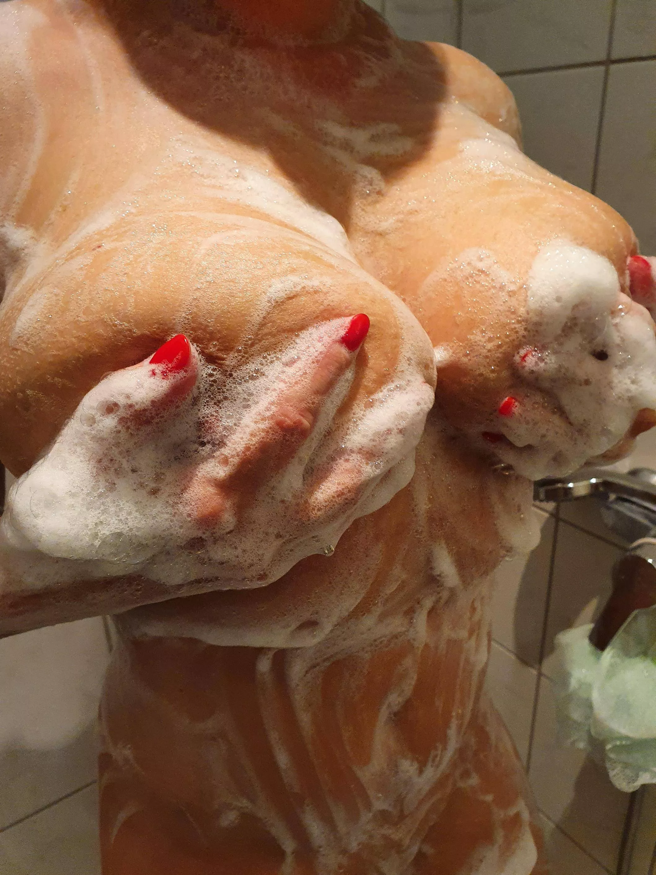 Who would hit on a 36 year old mom in my room