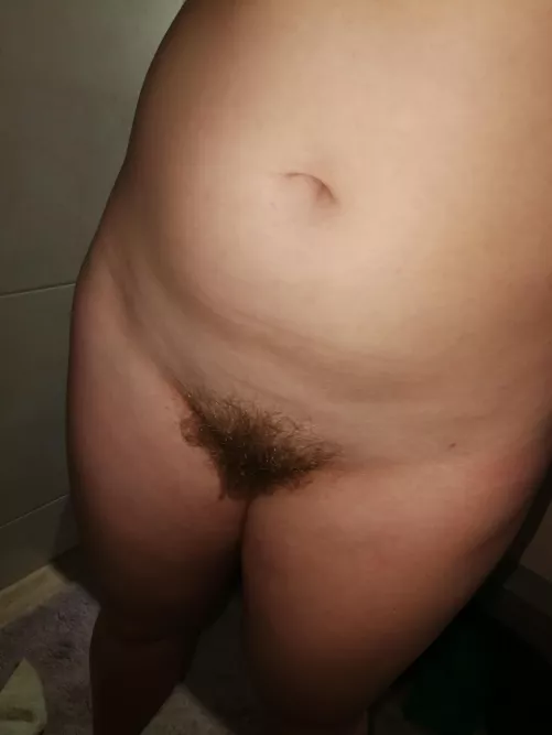 who's into hairy or piss? hmu