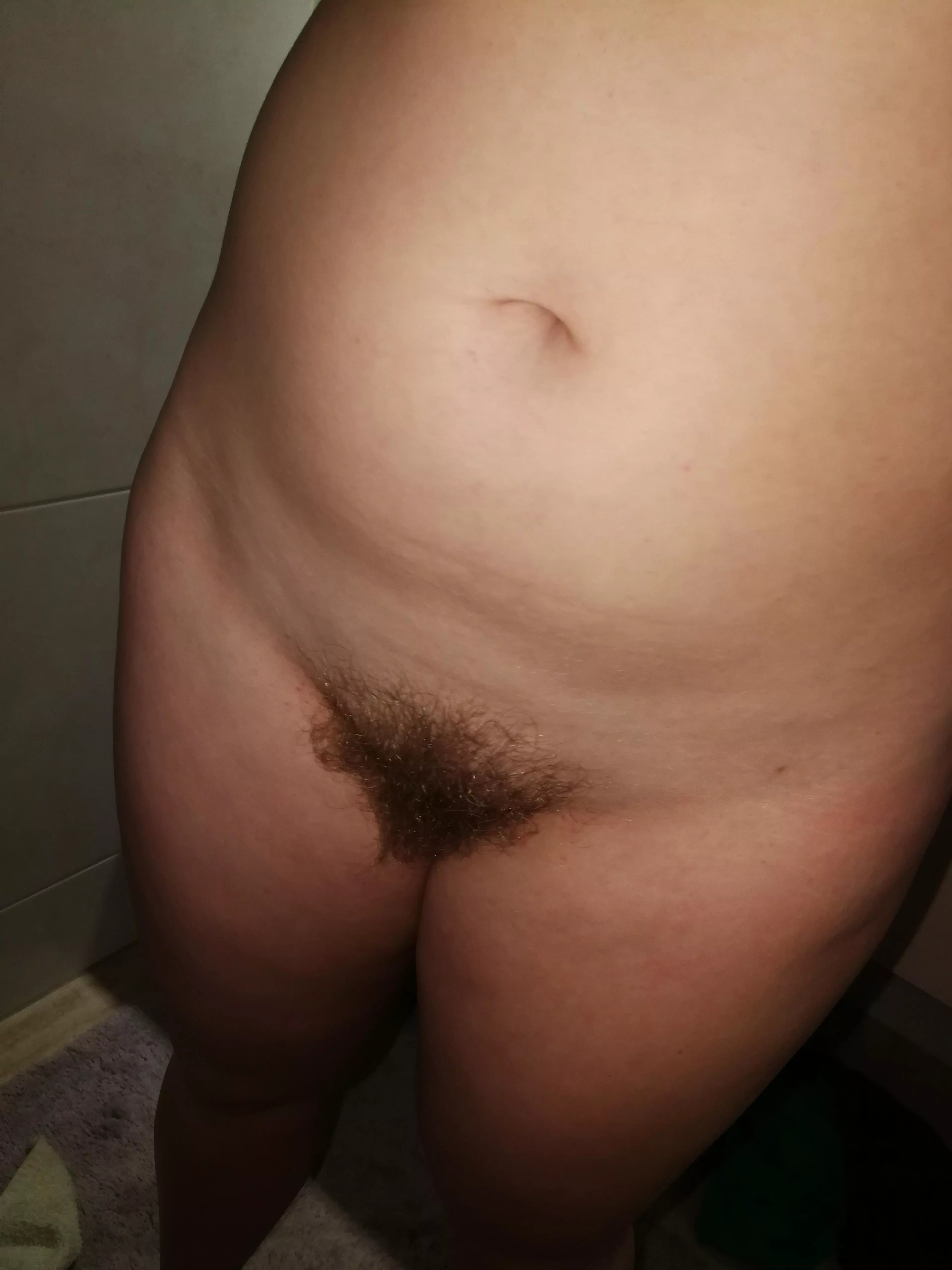 who's into hairy or piss? hmu
