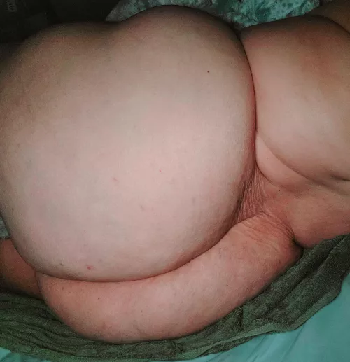 wish there was someone here to press this up against to let them know my mood right now.