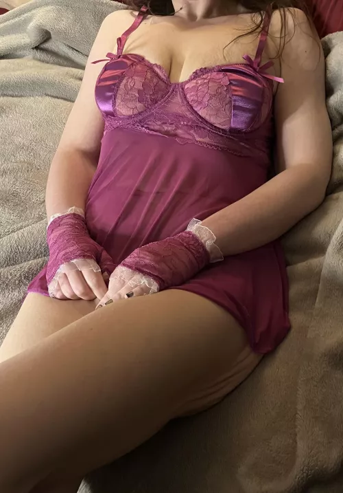 Wore this lingerie for you. Let’s not waste it. 😊