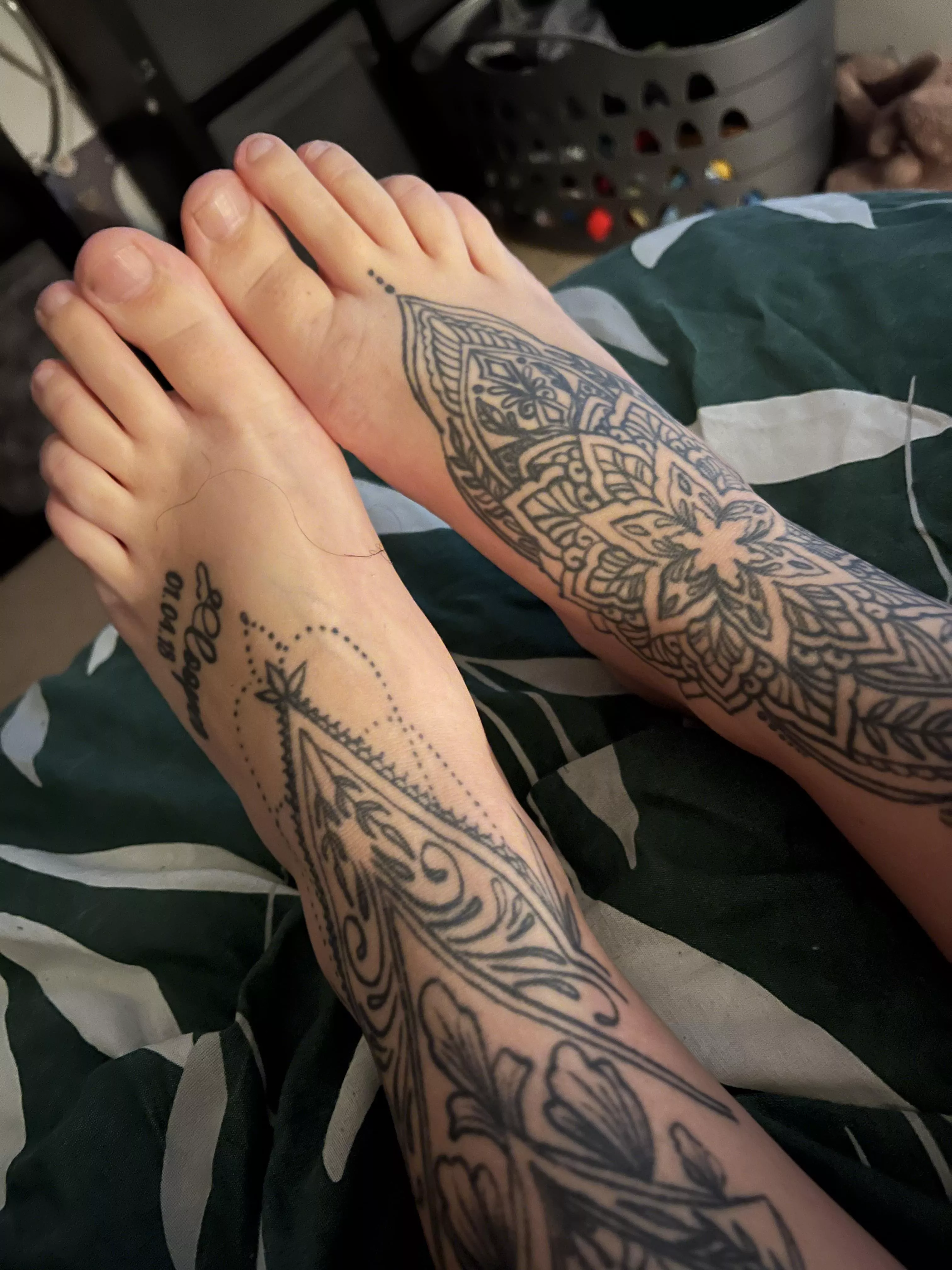 You like my feet 😈🤷‍♀️