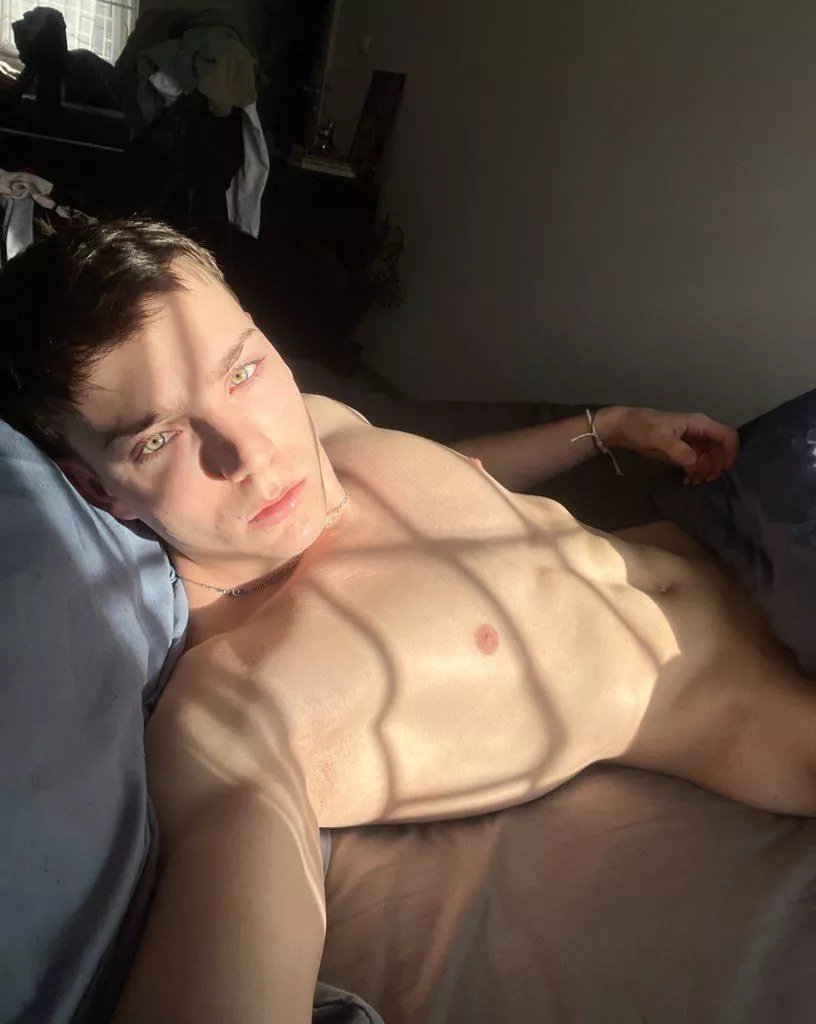 [19] @kolozsi_tomi come and have some fun w me