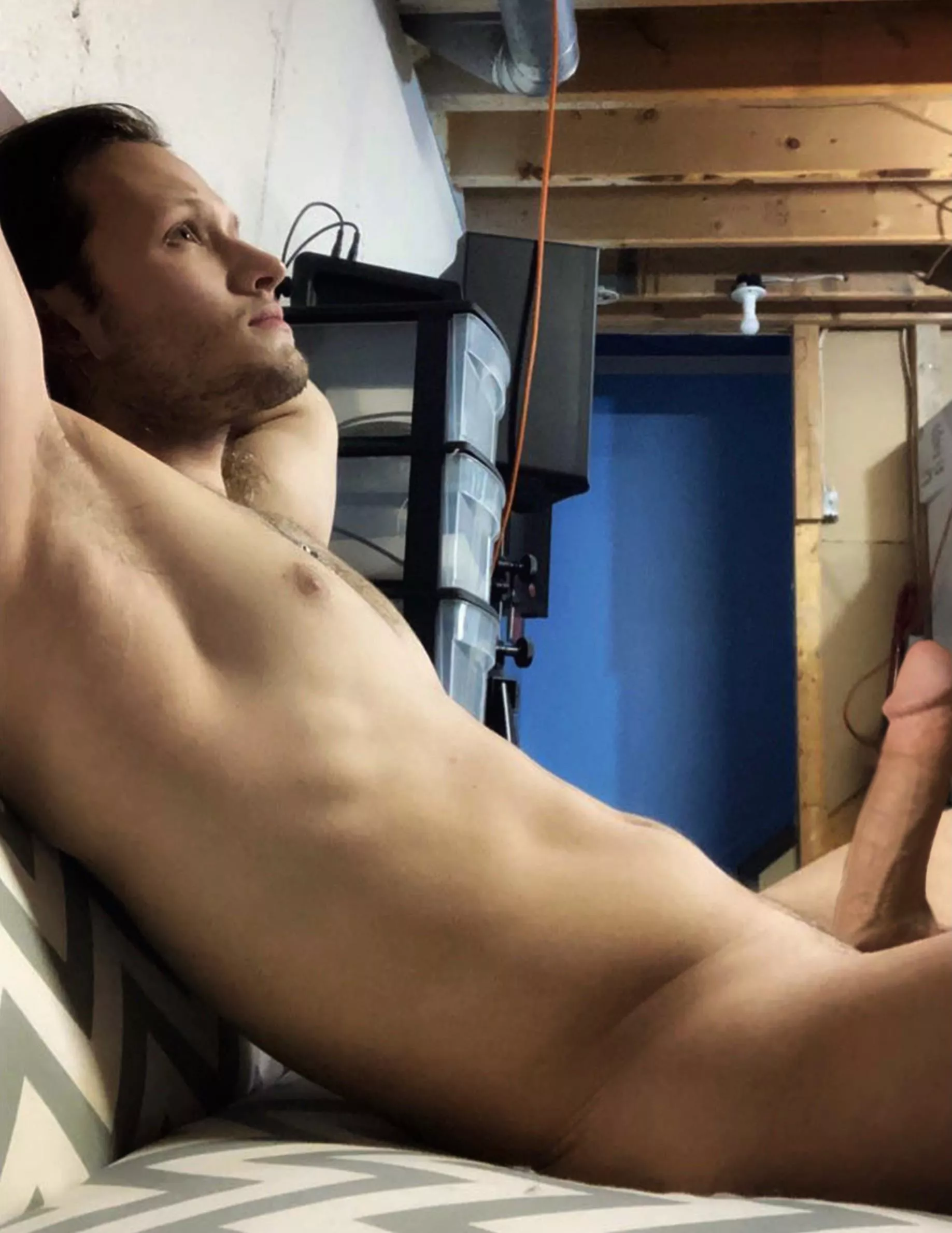 (21) Where’d your eyes go first?