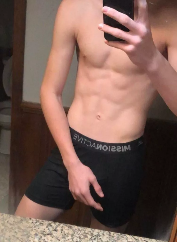 22 looking for something who make me hard and help me cum SC:john_quen007