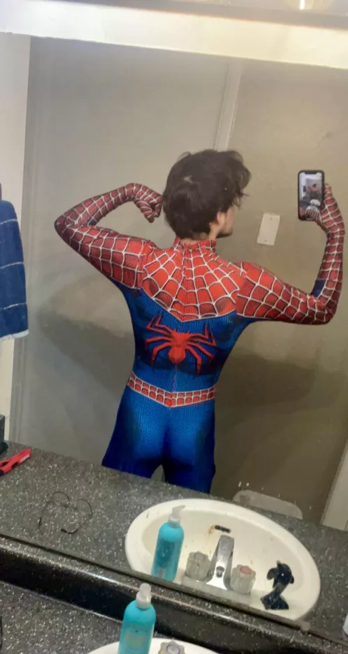 (23) bro, can you get my zipper?