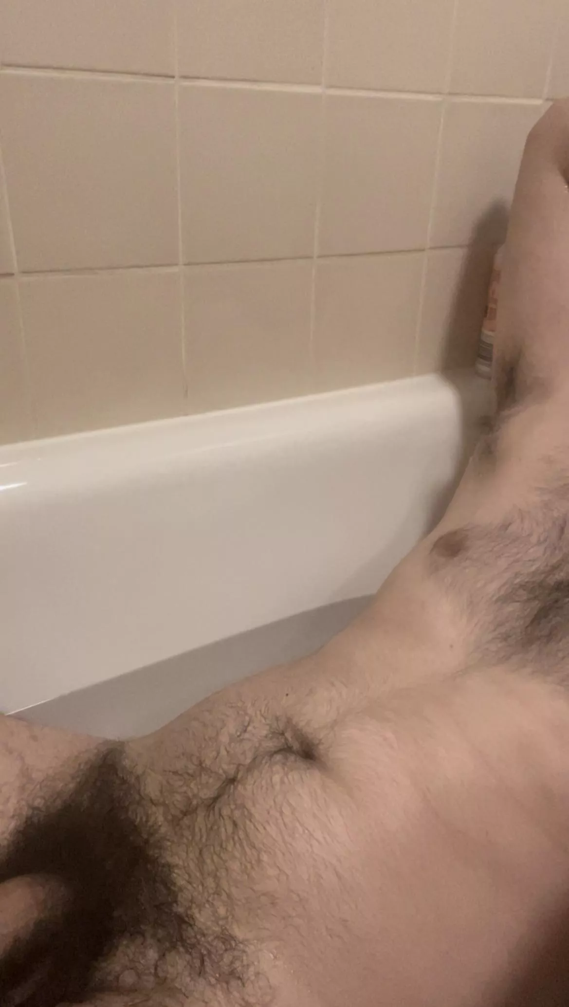 24 yrs old. Big cock. I bet I’ve got you drooling. Dms open 😈💪🏼