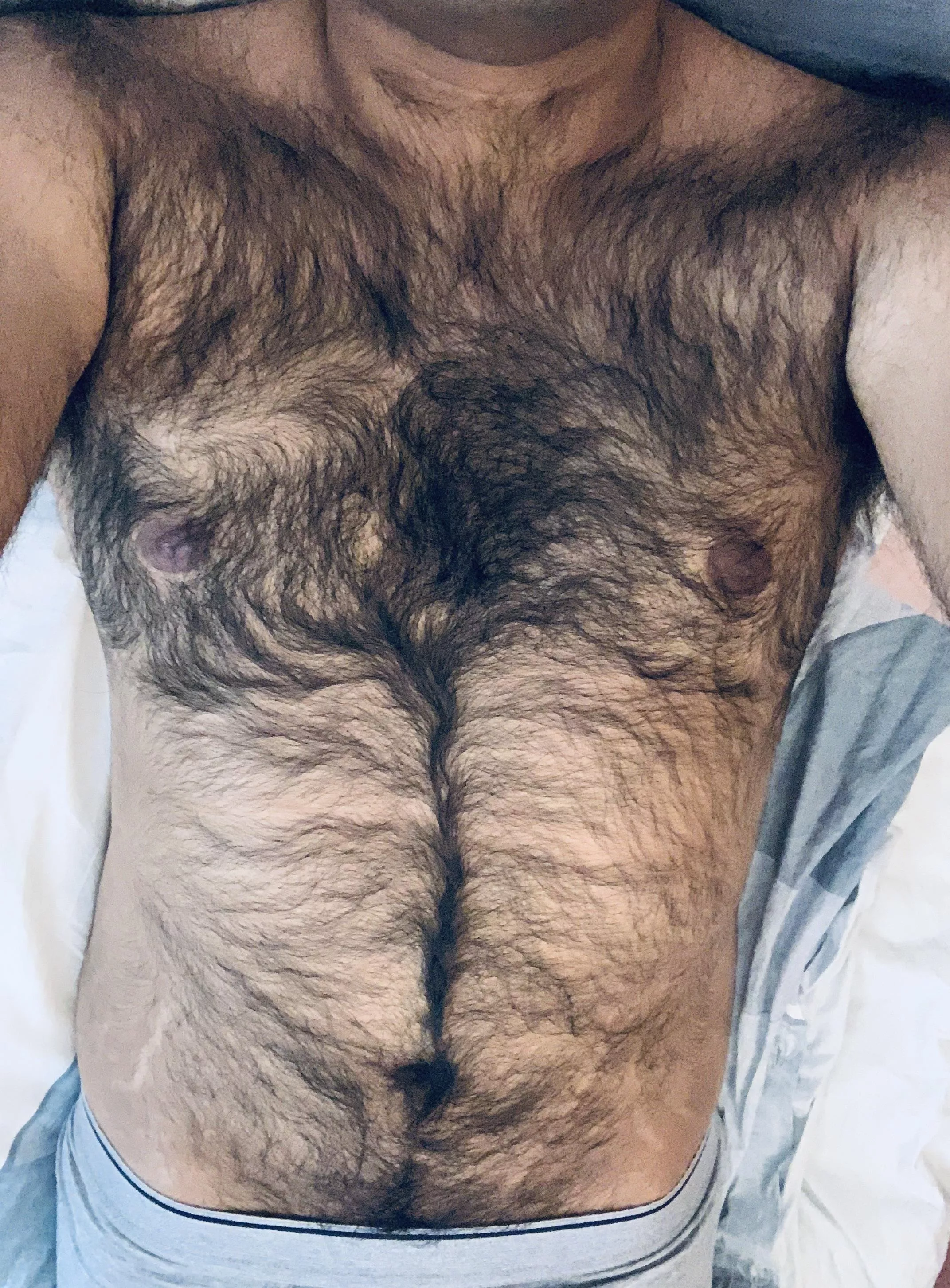 29, 5ft5 hairy little bear bottom looking for a bigger / taller top who likes to get rough and possessive - snap sub_b5931