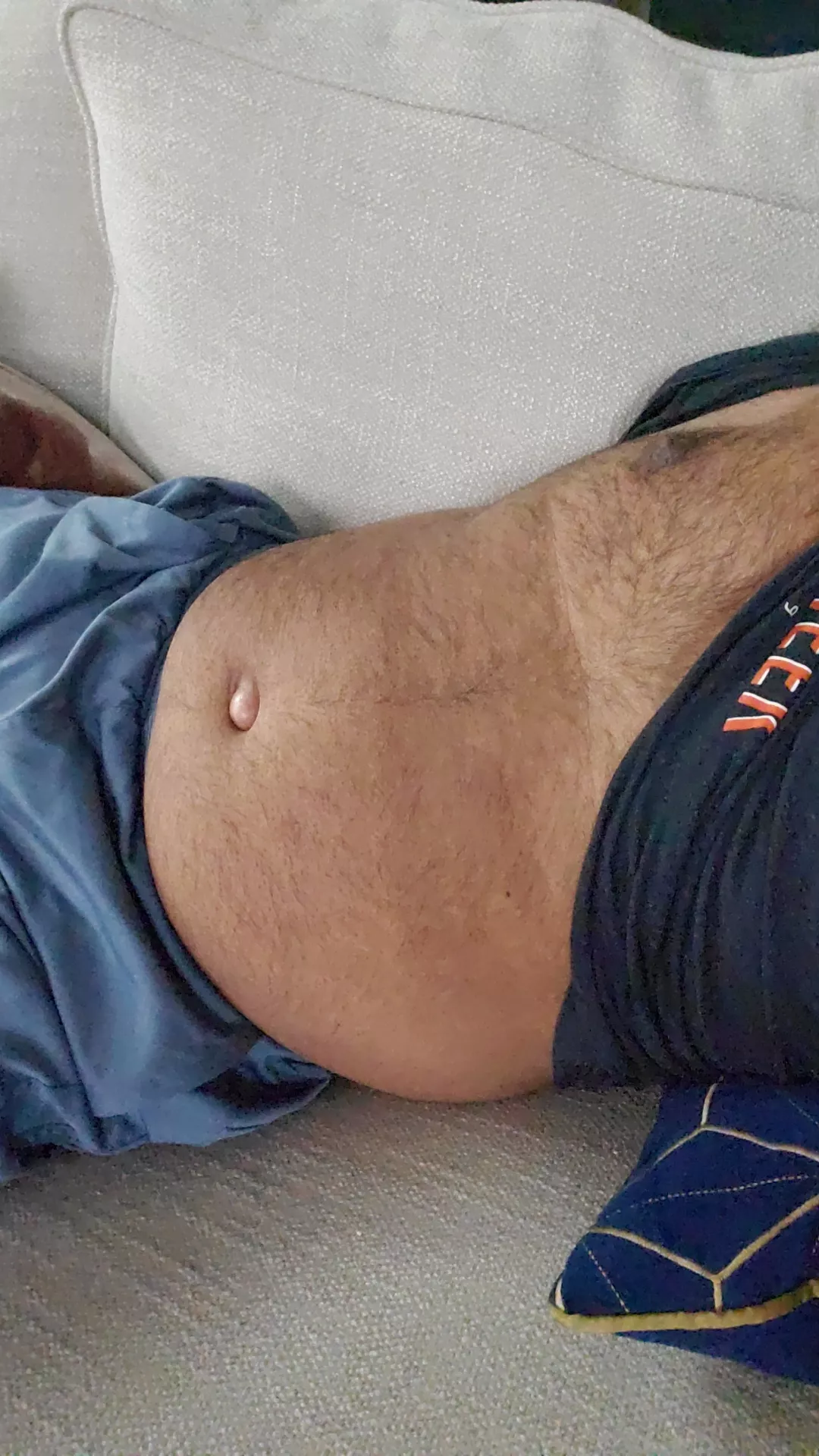 41 M Beefy Top Looking to Live Cum with Slim Smooth Stud that likes Older. Send me a chest pic in Add. SC: JAKESTER0881