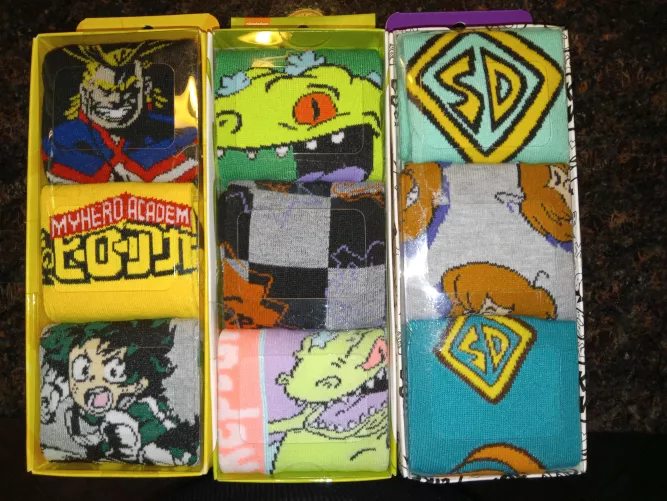 A little pop culture for your pick-a-pair pleasure. $30 for three days wear on any pair! Now scheduling for this coming weekend! DM me, loves!