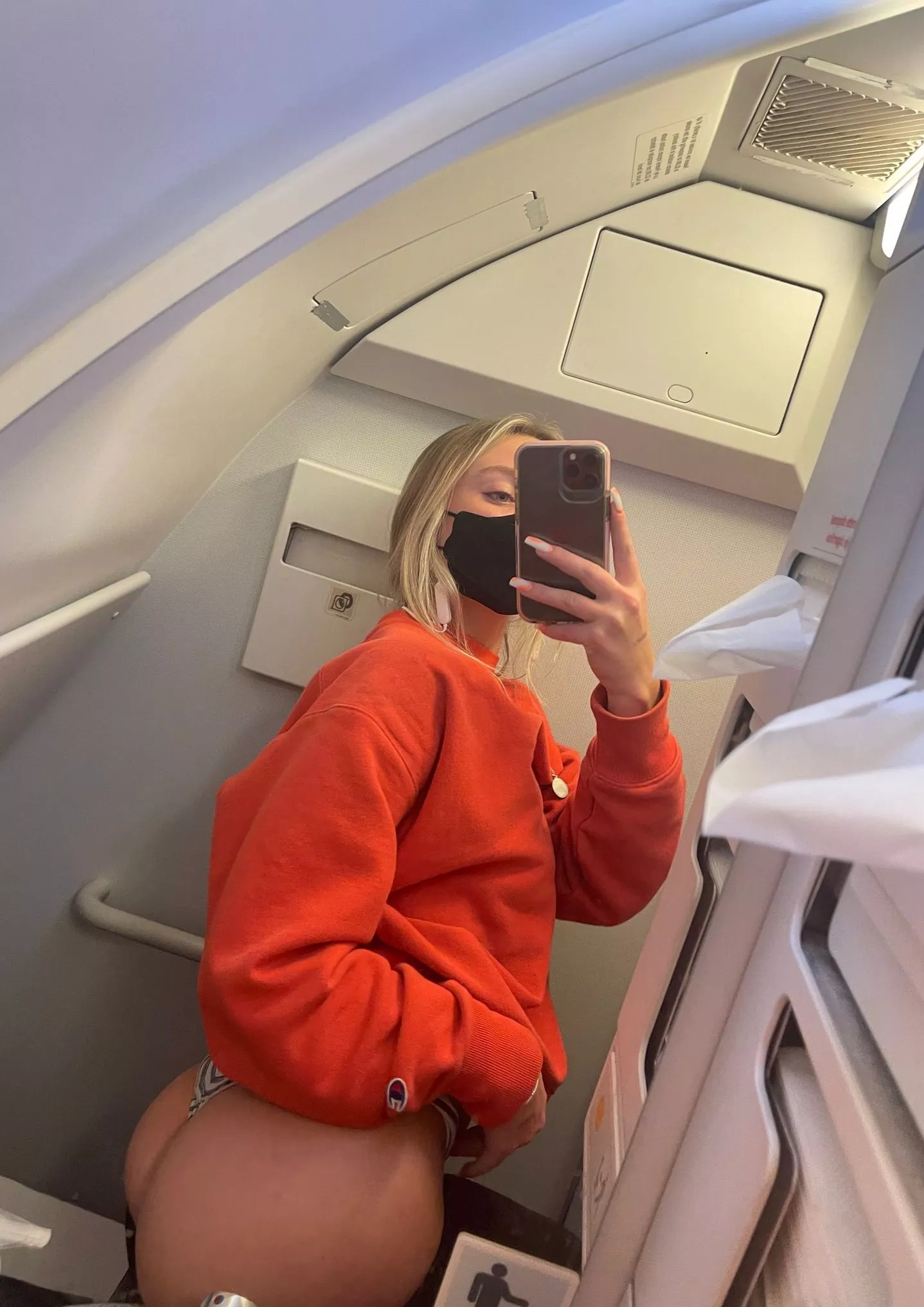 A quickie until my parents get home