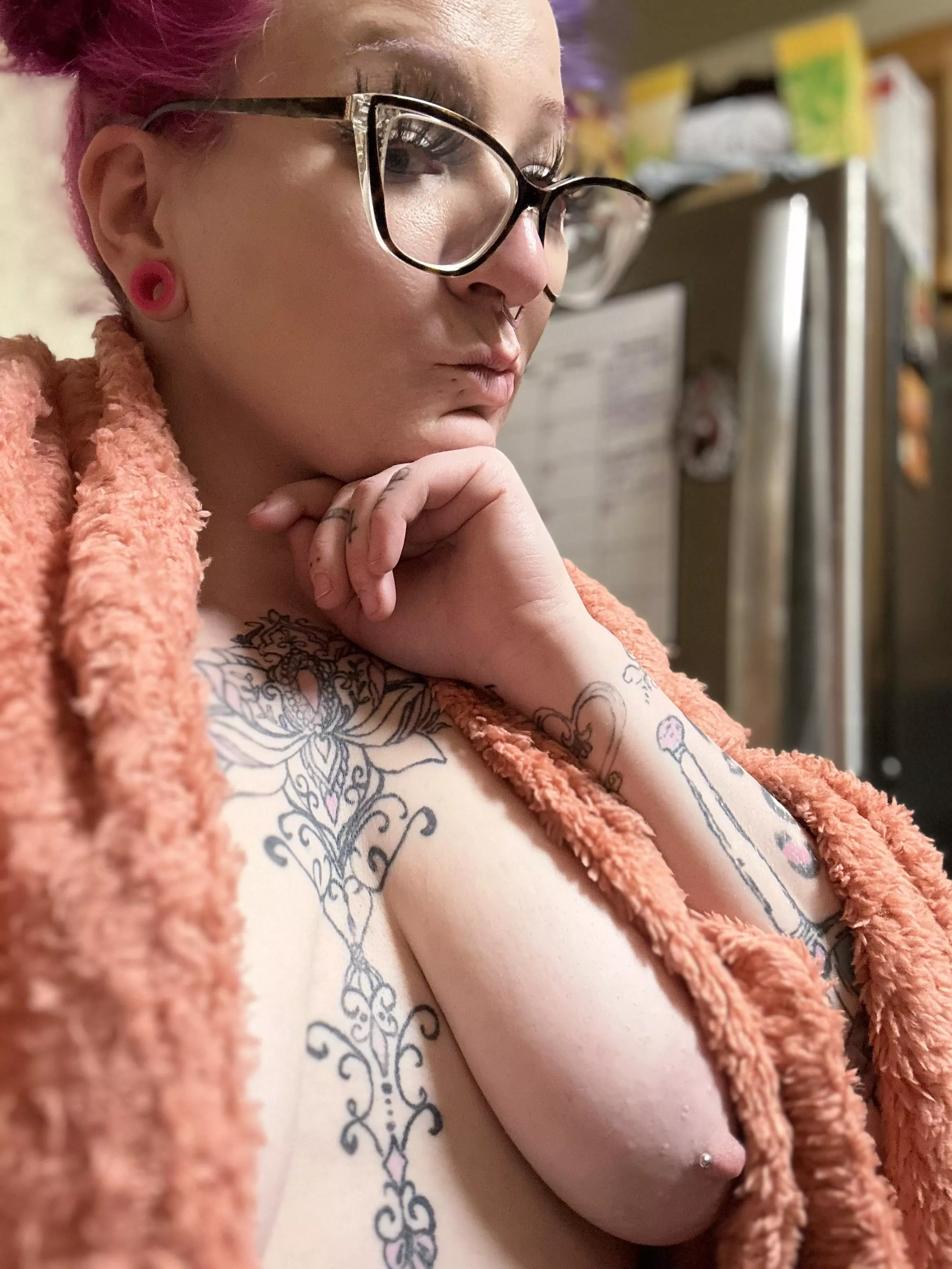 A titty for your Tuesday!