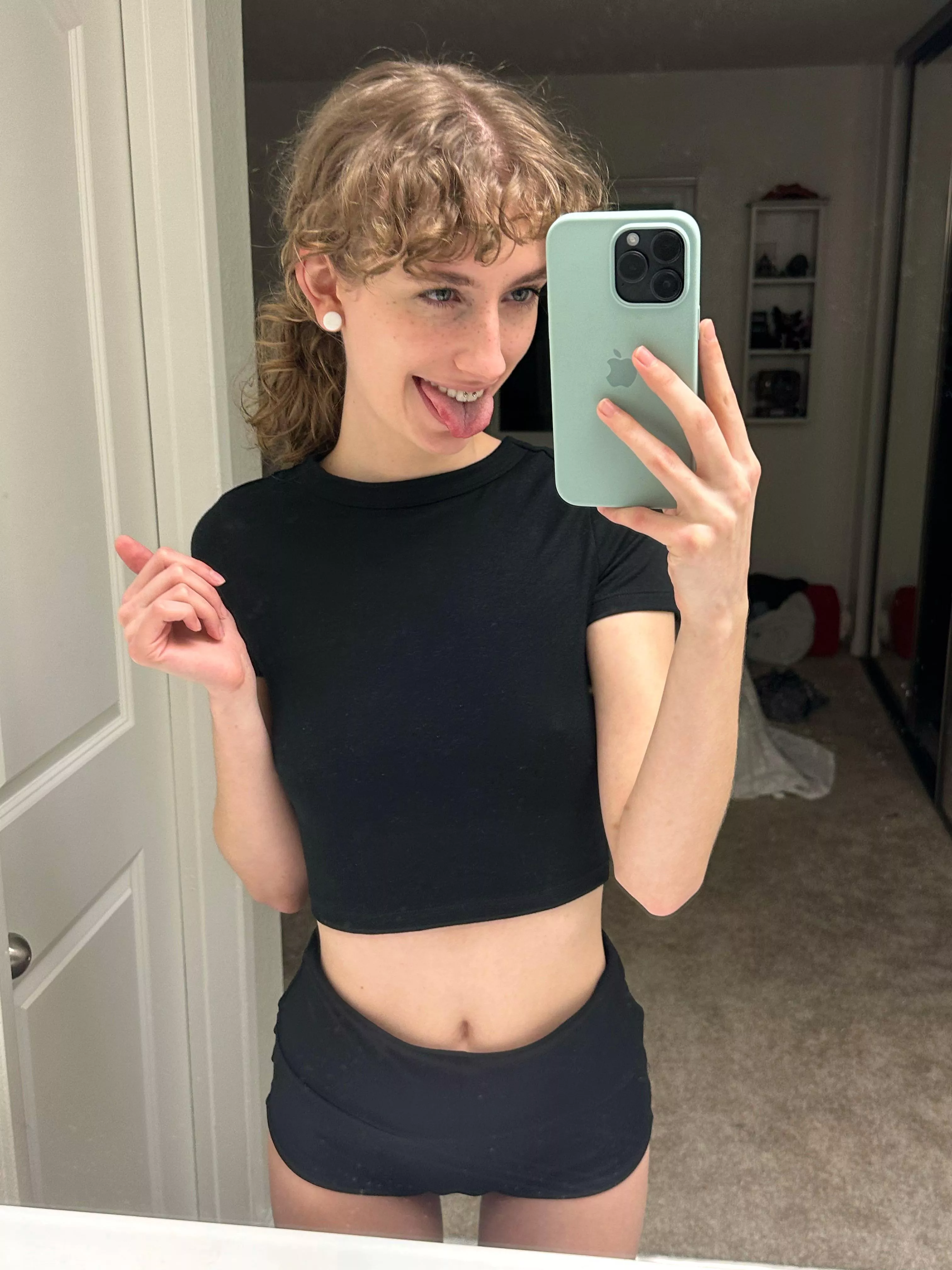 addicted 2 baby tees <3