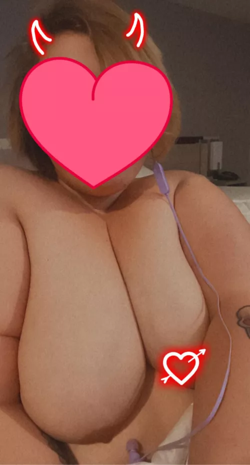 All alone in my hotel tonight 😏💦