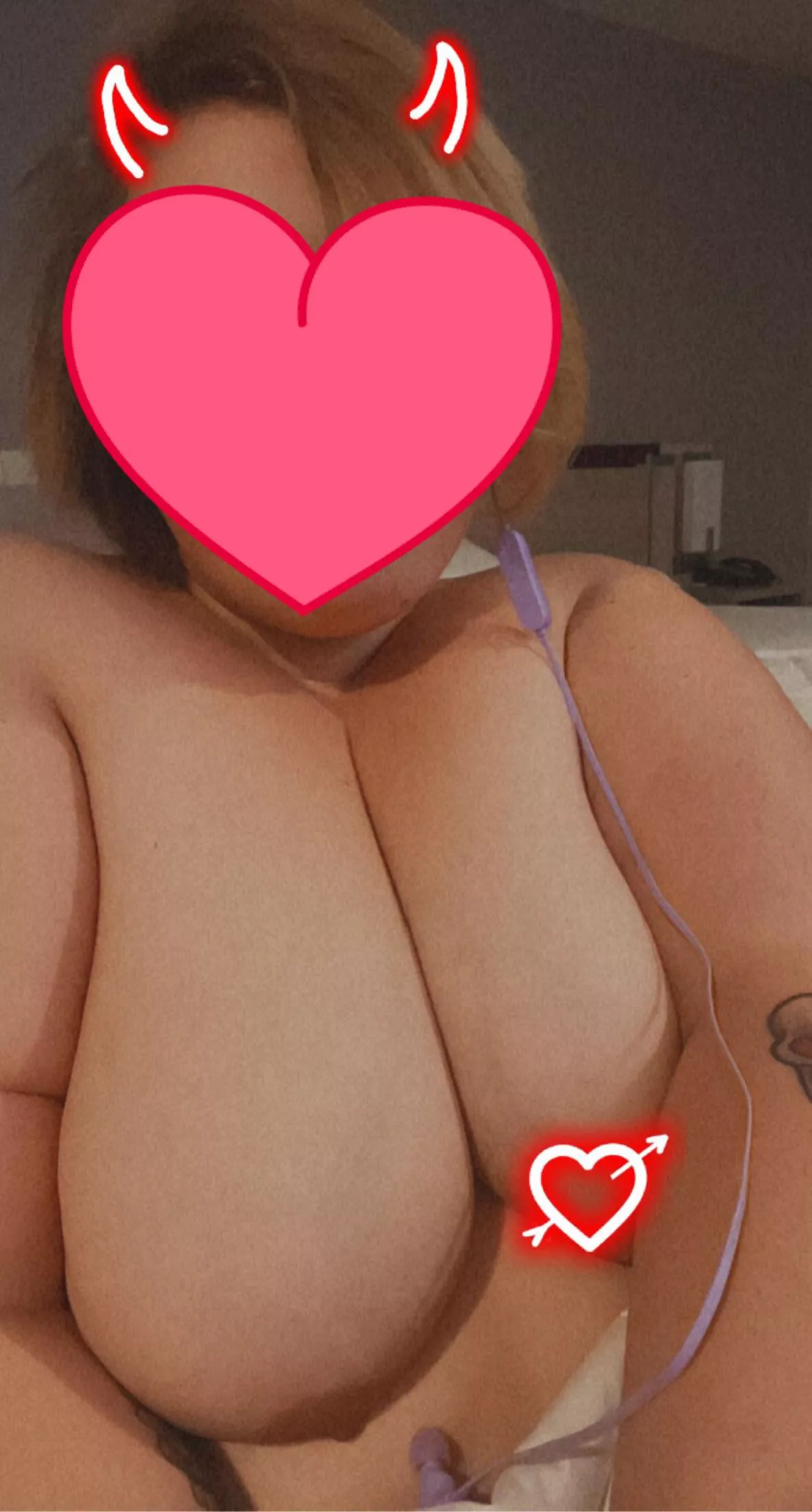 All alone in my hotel tonight 😏💦