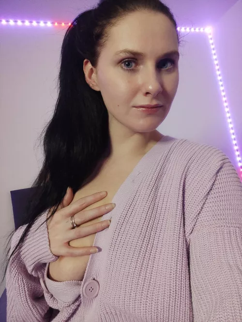 Anyone wanna hold them for me?