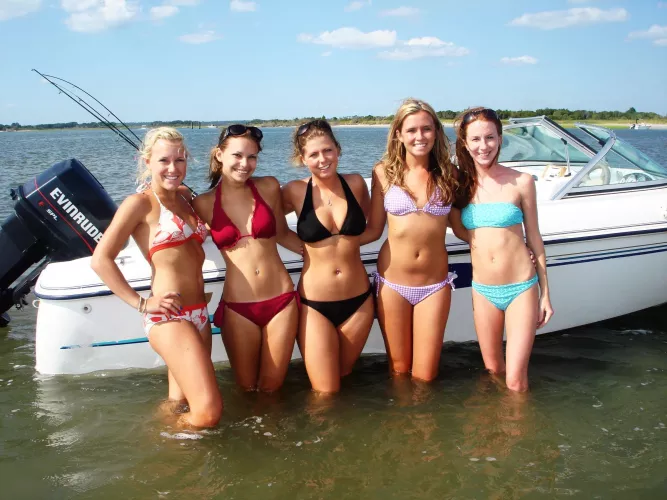 Boat Girls