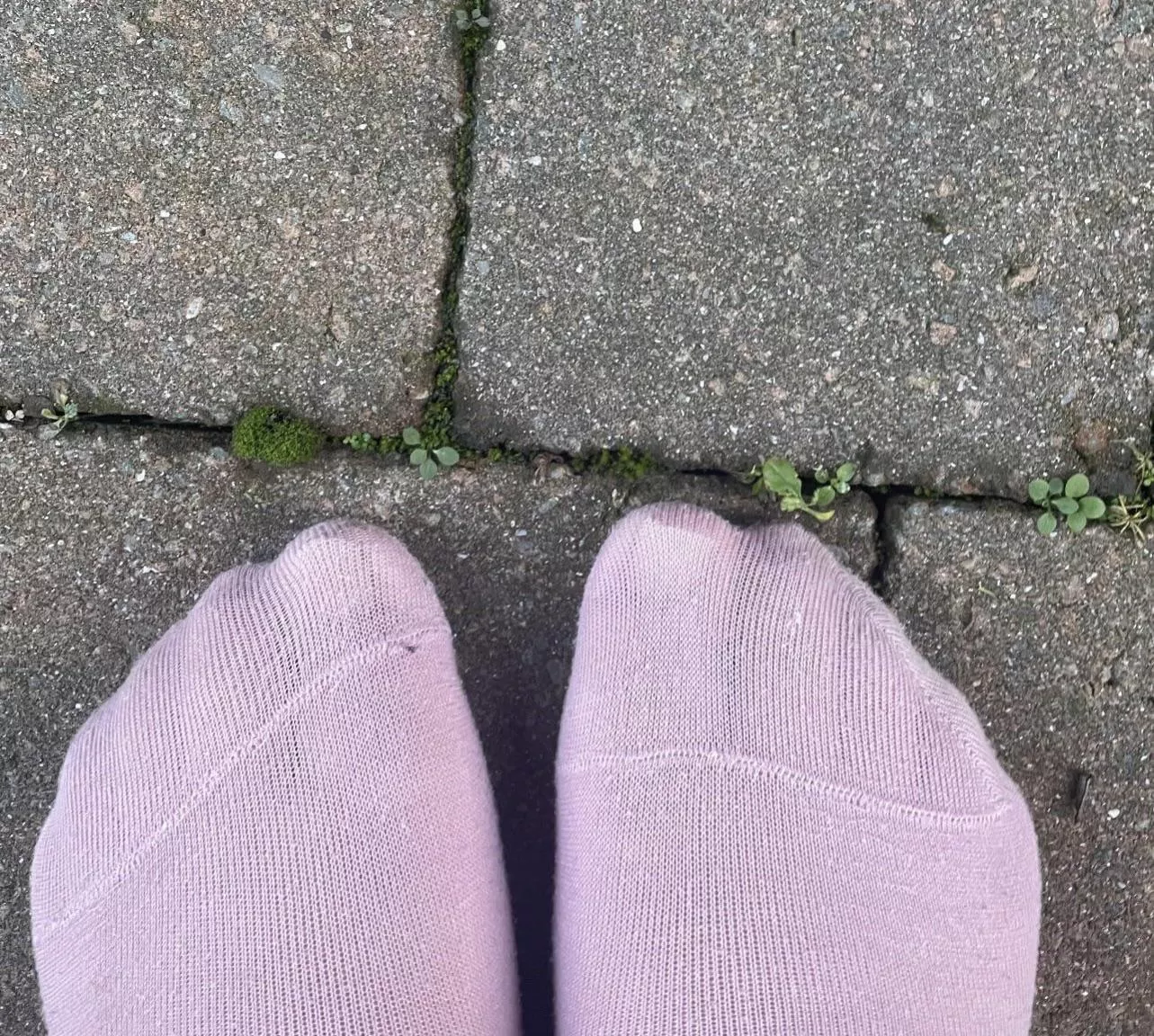 Can you see my toes?