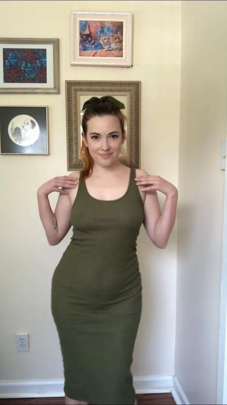 Can you tell where my belly button is? :)