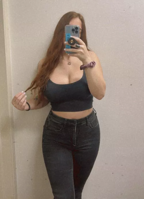 Can’t help but grab onto my hair 😋[F]