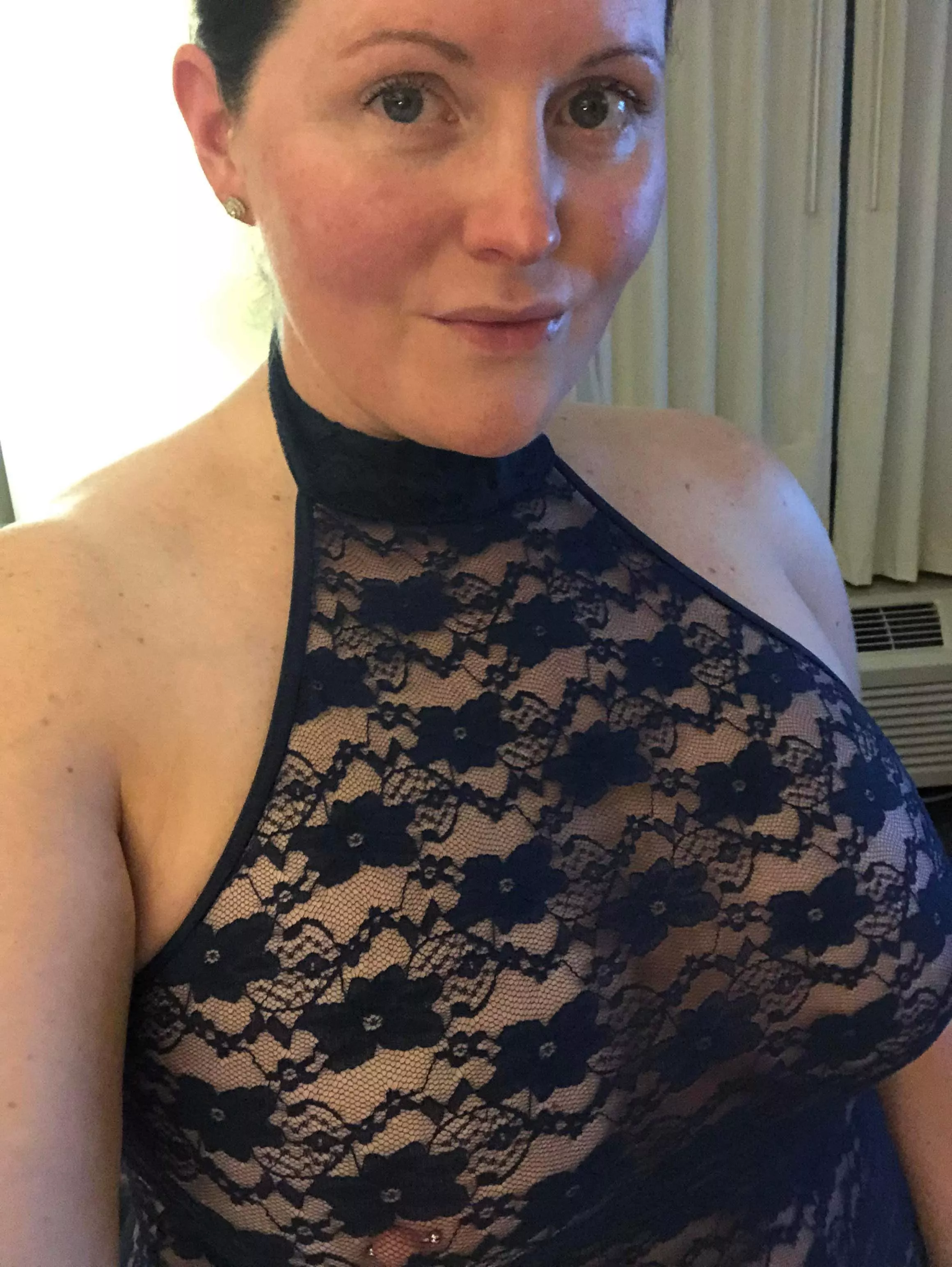 Come watch my hotel shenanigans 😜