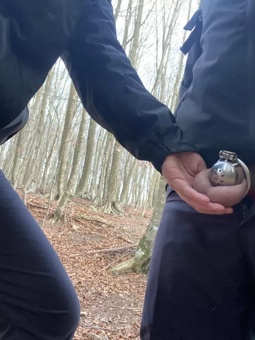 [domme] Caged in nature