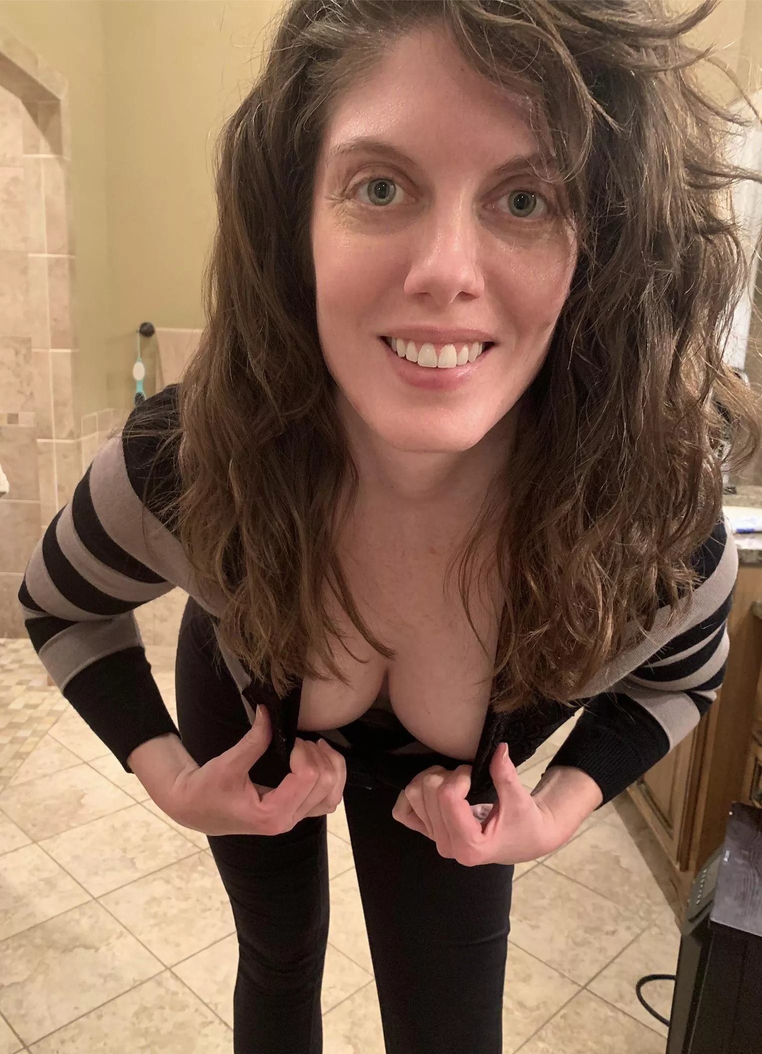 Downblouse before breakfast