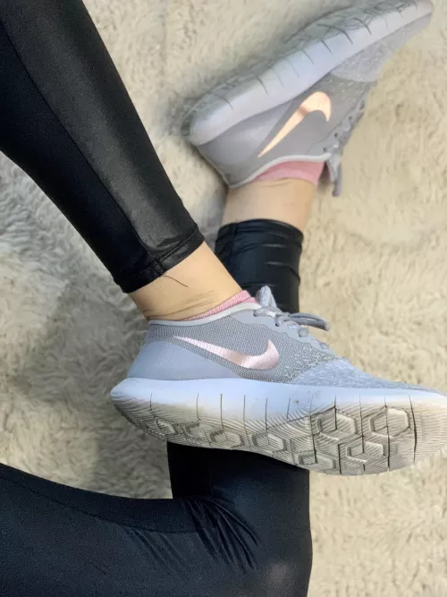 Finished sport - do you wanna sniff my pink wet princesssocks 🫦🫠💦