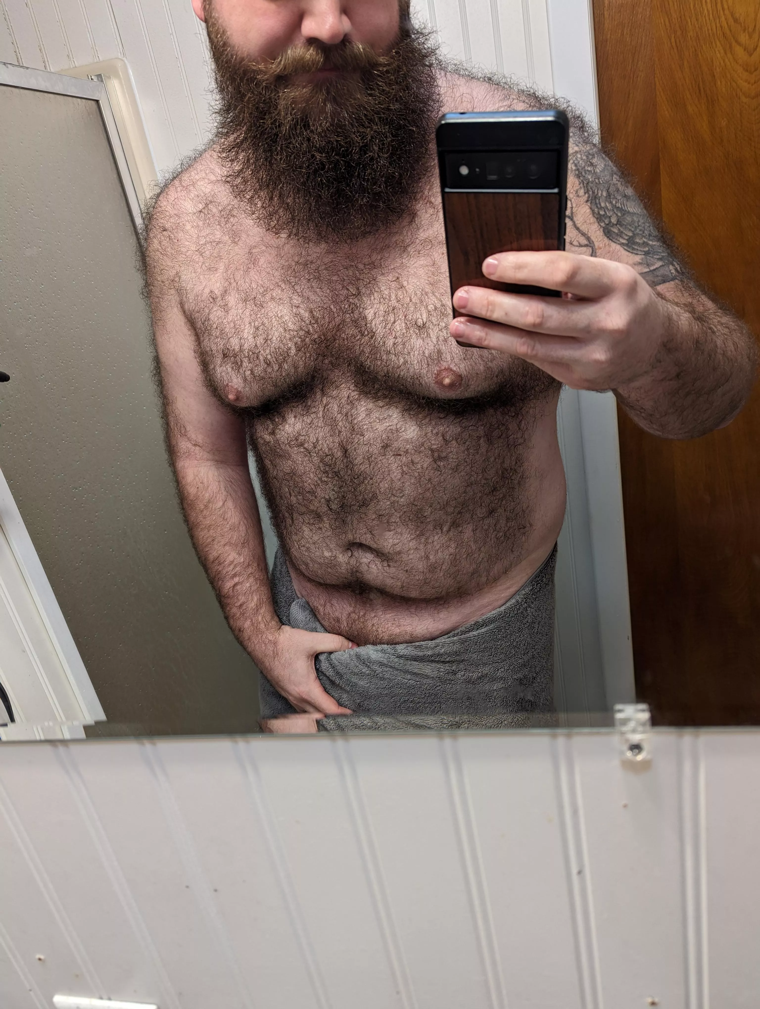 Fresh out of the shower, don't ya wish my towel slipped just a little? 😁😋