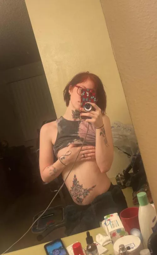 Help me undress honey 😈