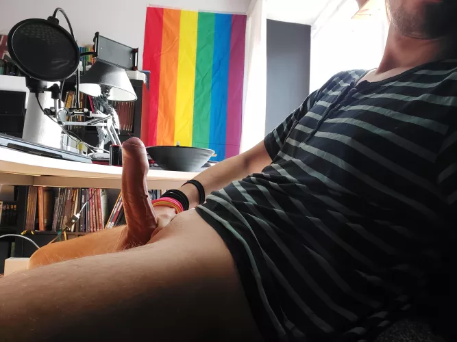 Hop on here, massive loads ahead! 😏