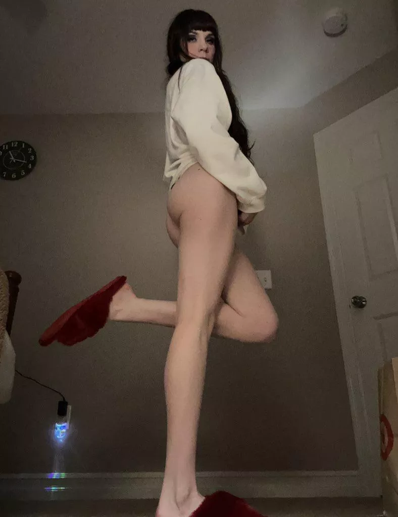 Hope ya like long legs 🖤