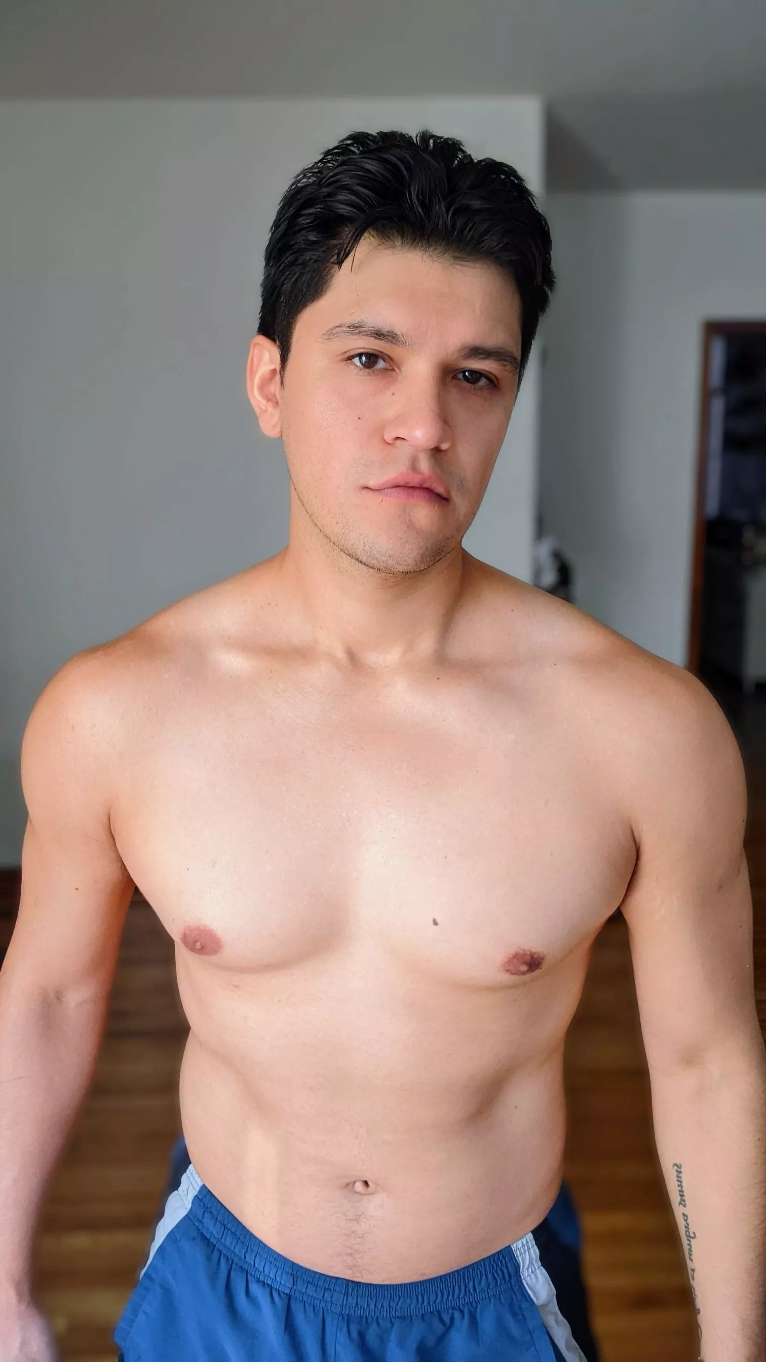 I can teach you Spanish :)